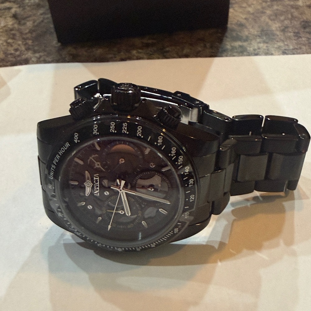 #12 Invicta limited edition speedway men’s watch. 35.9mm, black - Picture 6 of 7